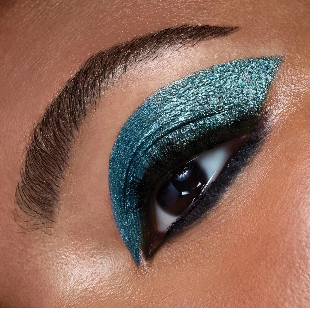 WATERFALL | GLISTEN & GLOW LIQUID EYE SHADOW | Stila